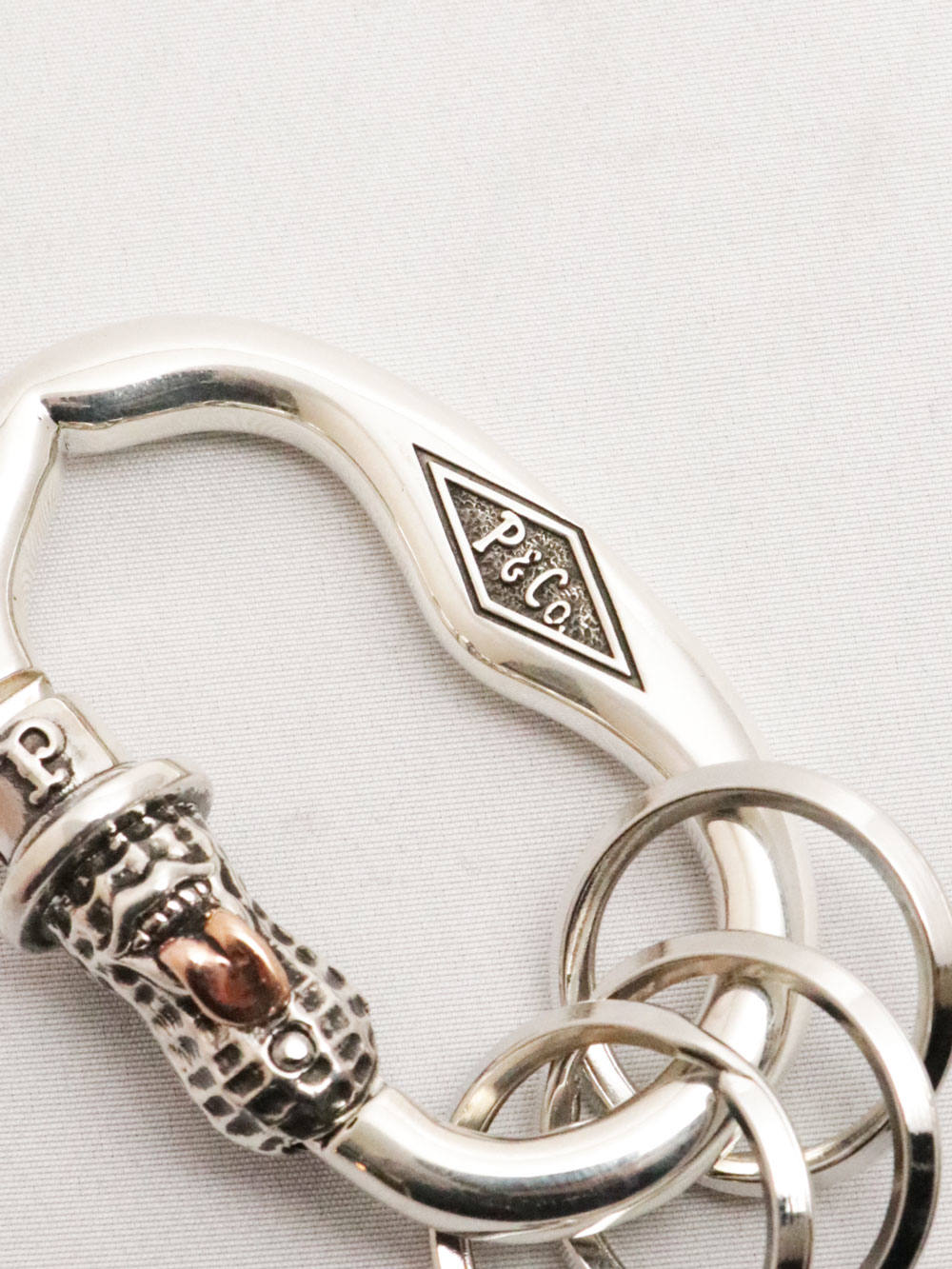 PEANUTS & CO. - BEROPEANUTS CARABINER (SILVER×COPPER) | SKANDA