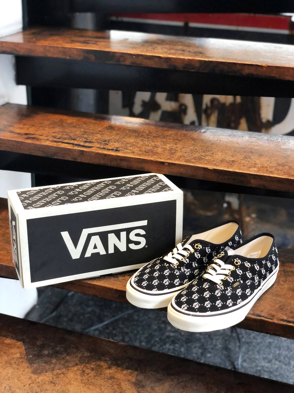 GLAD HAND & Co. - GLAD HAND×VANS PRICE DELIVERY AUTHENTIC